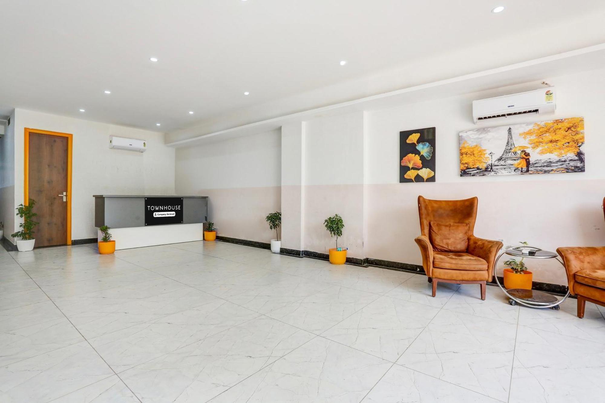 Super Townhouse Sector 69 Gurgaon Hotel Екстериор снимка